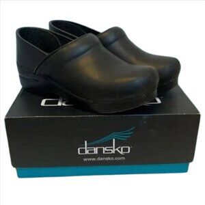 NIB Dansko Black Clogs, leather, size 39